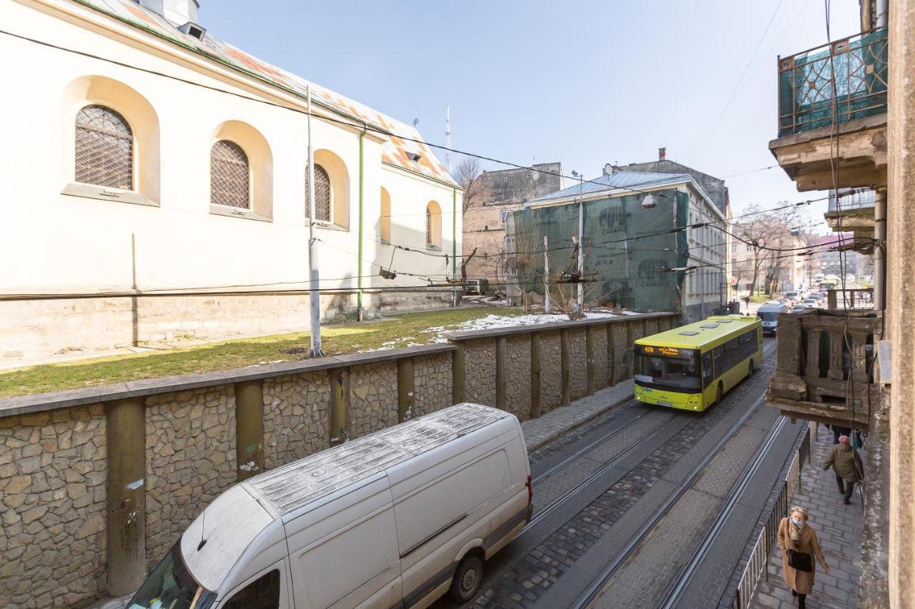 Квартира Студія Біля Оперного Театру По Вулиці Гонти 4 Lviv Bagian luar foto