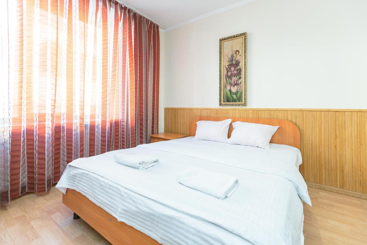 Квартира Студія Біля Оперного Театру По Вулиці Гонти 4 Lviv Bagian luar foto