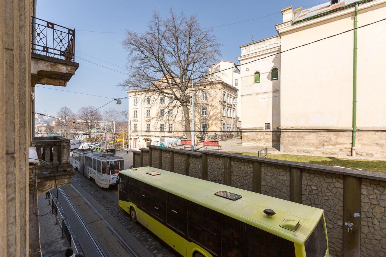Квартира Студія Біля Оперного Театру По Вулиці Гонти 4 Lviv Bagian luar foto